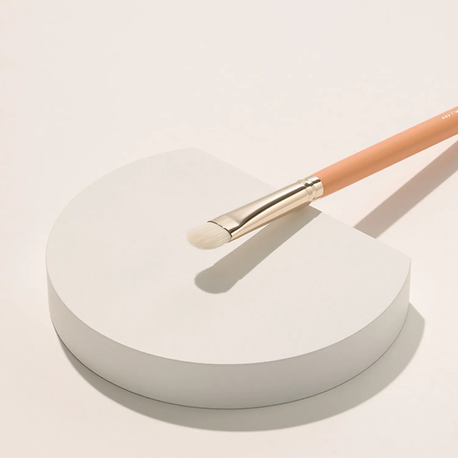 THE TOOL LAB 203 Point Eyeshadow Brush