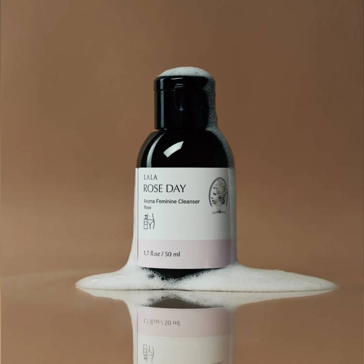 LALA ROSE DAY Travel Kit (Feminine Cleanser 50ml, Natural Therapy Oil 5ml)