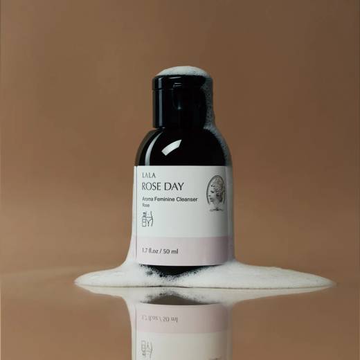 LALA ROSE DAY Travel Kit (Feminine Cleanser 50ml, Natural Therapy Oil 5ml)