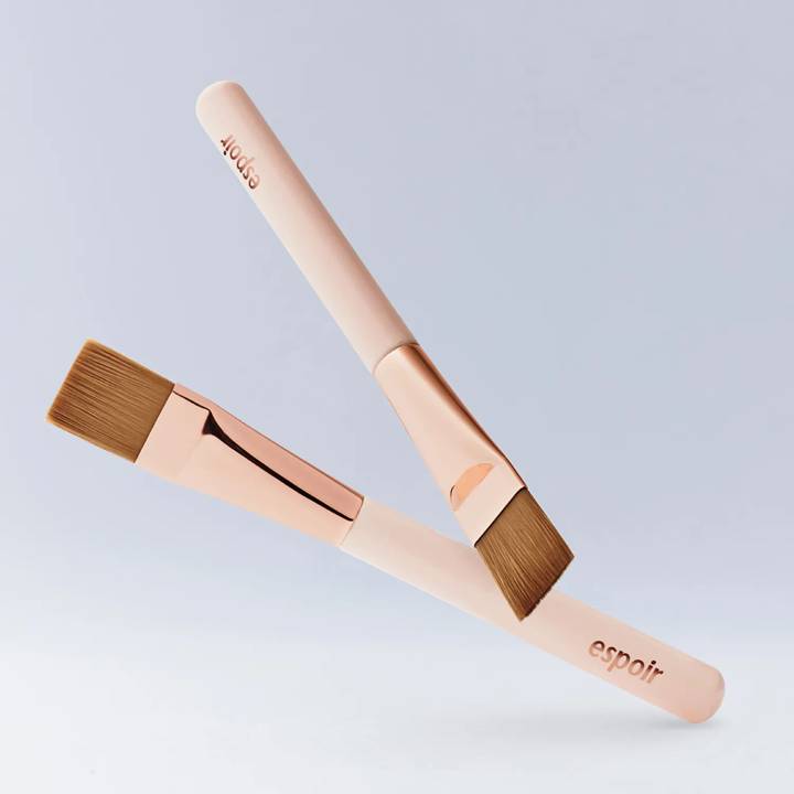 espoir True Glow Foundation Brush