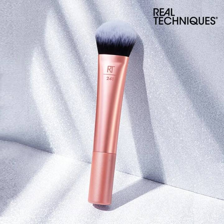 REAL TECHNIQUES Seamless Complexion