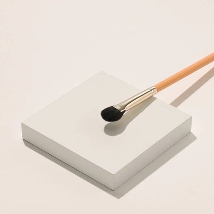 THE TOOL LAB 228 Eyeshadow Fan Brush