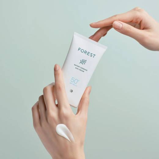 Green Finger Forest Watery Essence Sun Cream 80mL